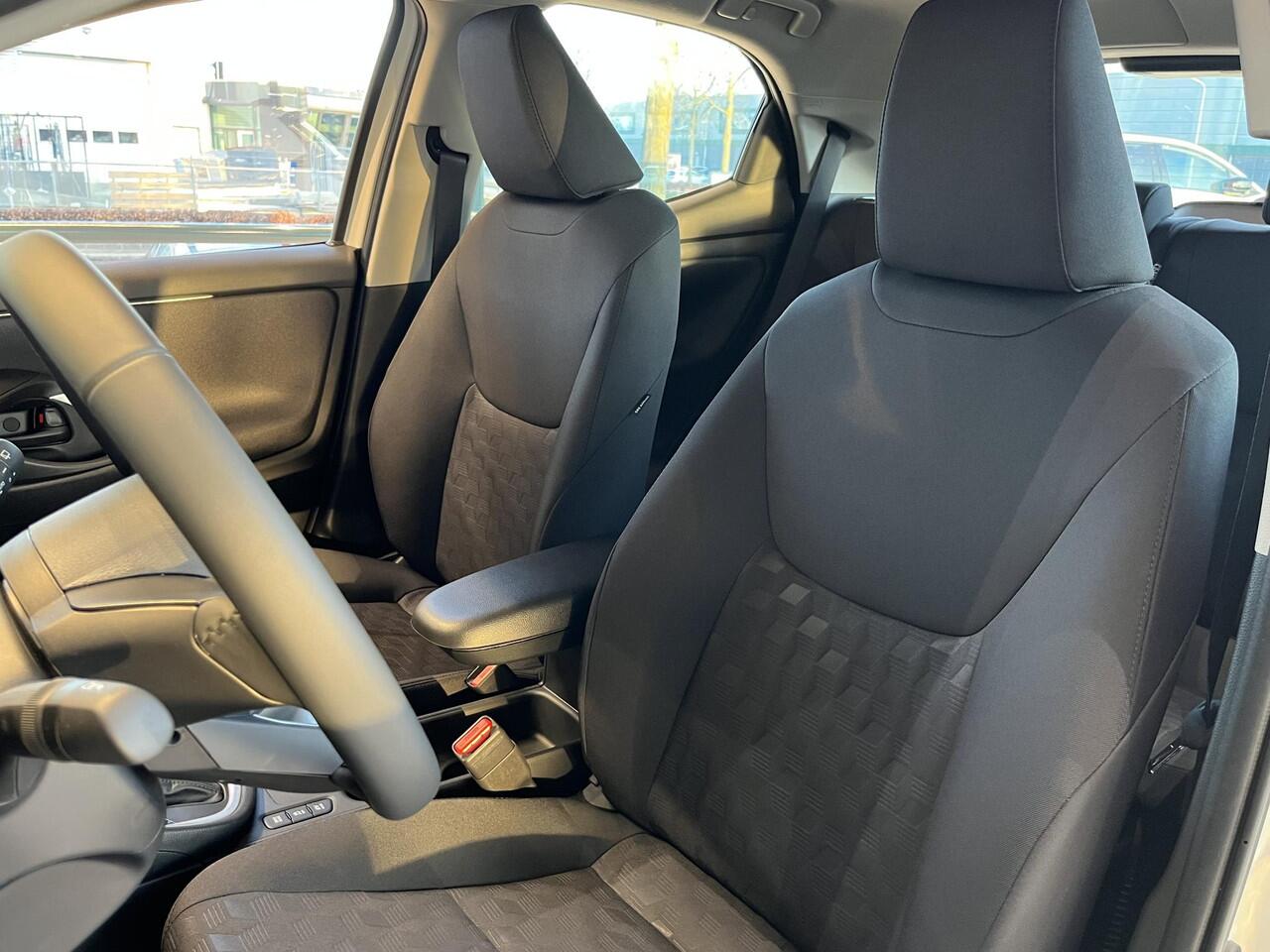 Toyota YARIS 1.5 Hybrid GENTEI