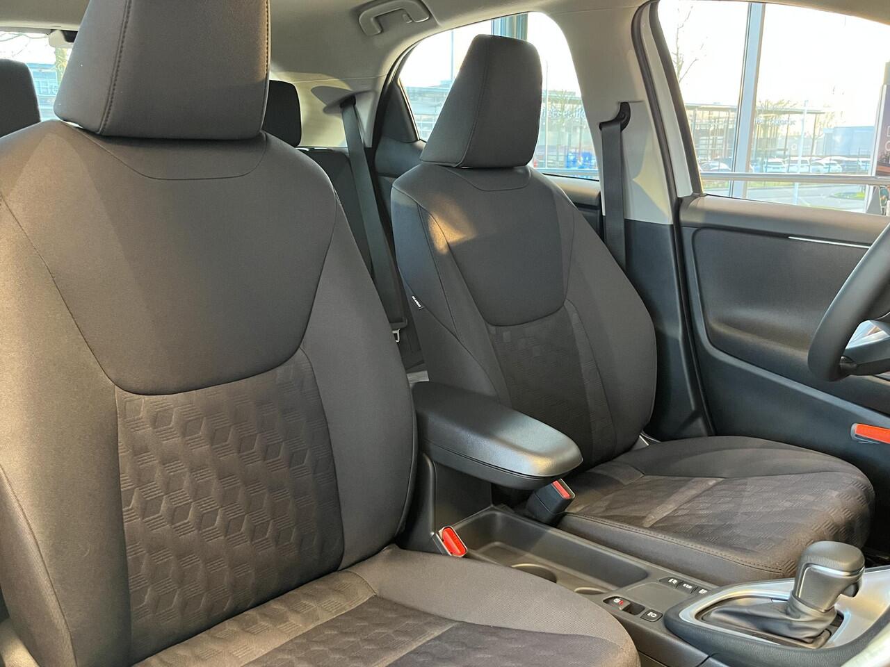 Toyota YARIS 1.5 Hybrid GENTEI