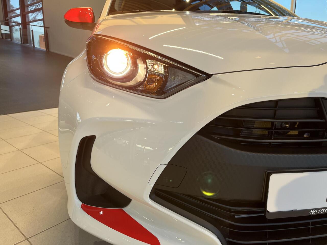 Toyota YARIS 1.5 Hybrid GENTEI