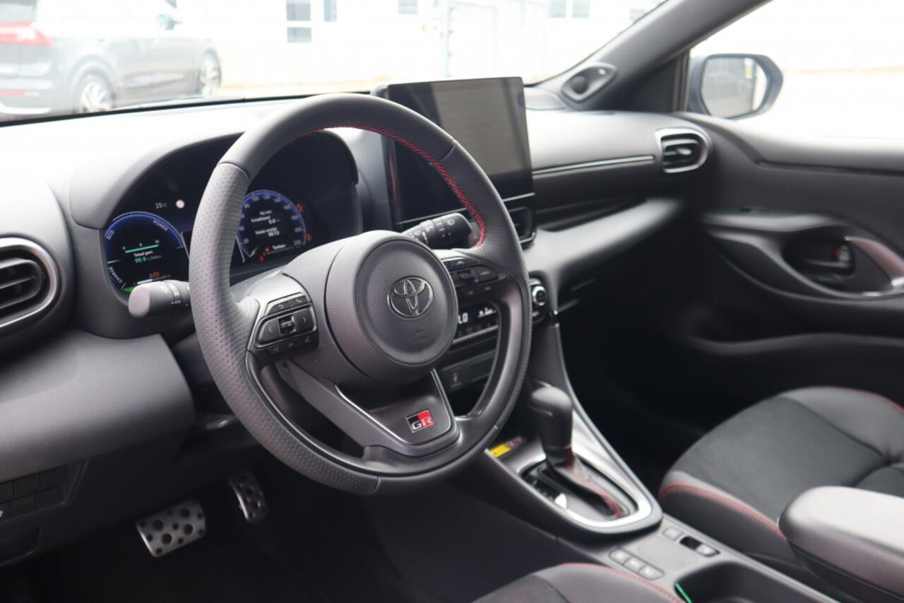 Toyota YARIS 1.5 Hybrid 130 GR Sport | GR-Sport Plus Pack |