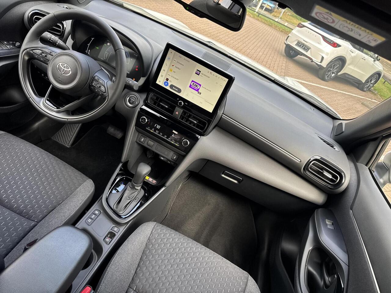 Toyota YARIS Cross 1.5 Hybrid 130 Dynamic Comfort Pack | 06-10141018 Voor meer informatie