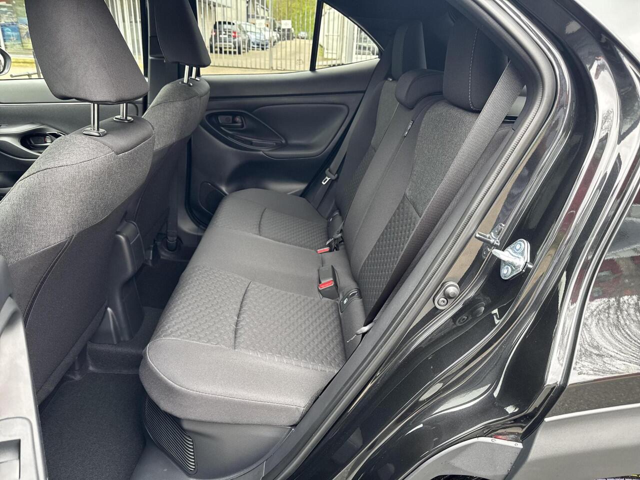 Toyota YARIS Cross 1.5 Hybrid 130pk Dynamic Comfort Pack | 06-10141018 Voor meer informatie