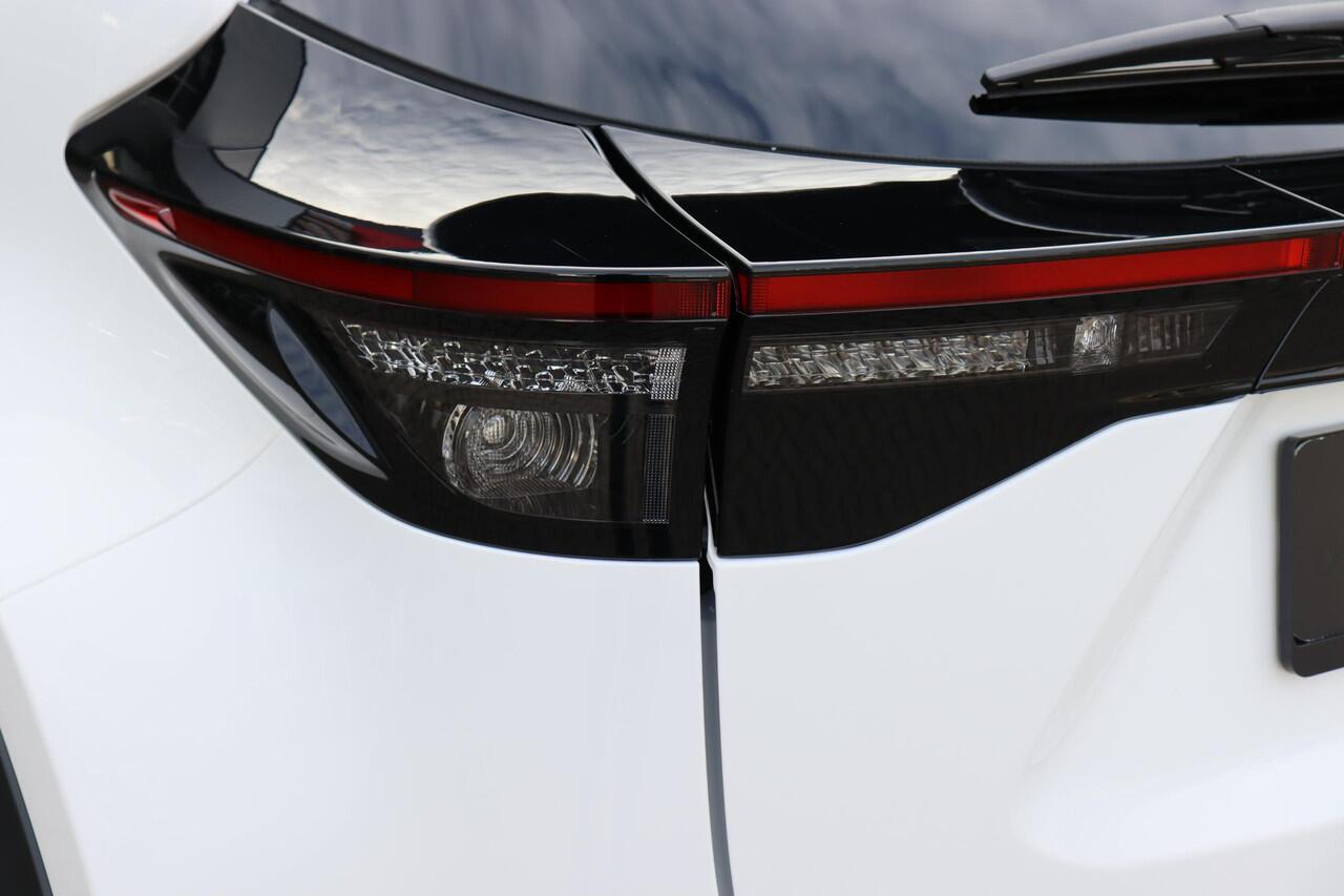 Toyota YARIS Cross 1.5 Hybrid 115 Dynamic , Comfort Pack, Nieuw en direct leverbaar met ¤2.000,- inruilvoordeel