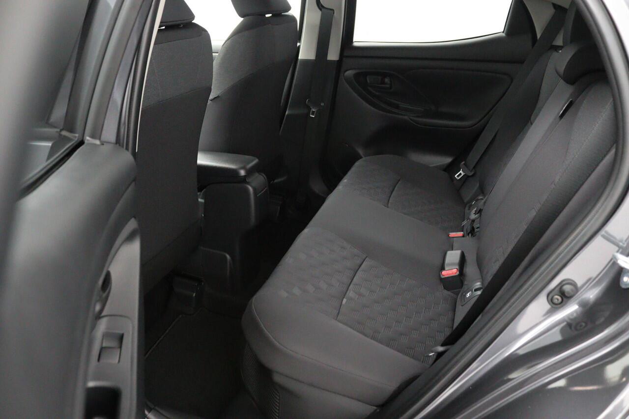 Toyota YARIS 1.5 Hybrid 115 Dynamic | Comfort Pakket | Nieuwe Auto | 10 Jaar Garantie |