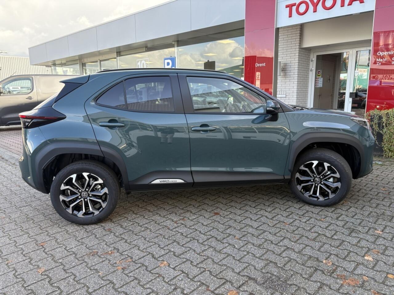 Toyota YARIS Cross 1.5 Hybrid 130 Dynamic | Comfort Pack | Sensoren v/a | Stoelverw