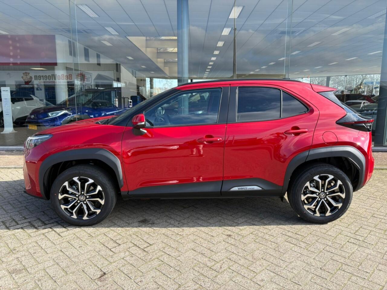 Toyota YARIS Cross 1.5 Hybrid 130 Dynamic | Comfort Pack | Sensoren v/a | Stoelverw