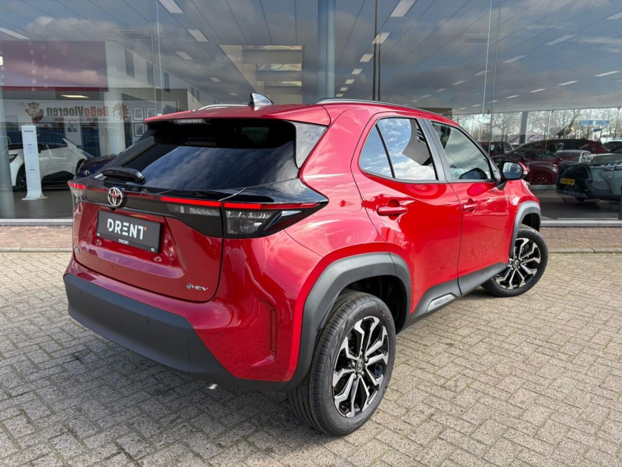 Toyota YARIS Cross 1.5 Hybrid 130 Dynamic | Comfort Pack | Sensoren v/a | Stoelverw