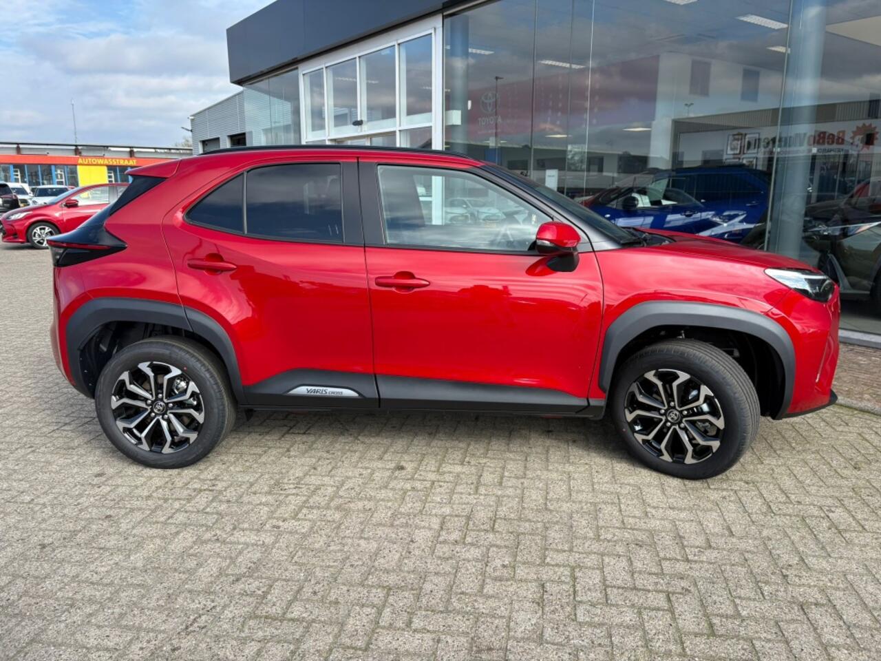 Toyota YARIS Cross 1.5 Hybrid 130 Dynamic | Comfort Pack | Sensoren v/a | Stoelverw