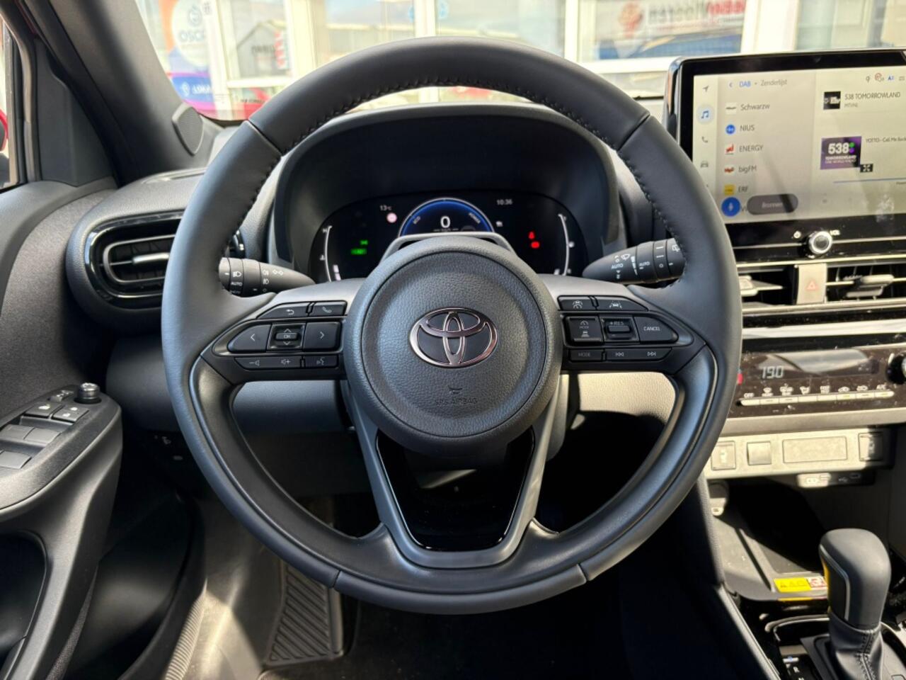 Toyota YARIS Cross 1.5 Hybrid 130 Dynamic | Comfort Pack | Sensoren v/a | Stoelverw