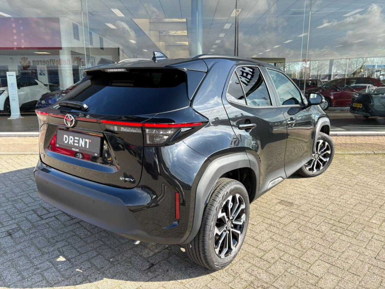 Toyota YARIS Cross 1.5 Hybrid 130 Dynamic | Comfort Pack | Sensoren v/a | Stoelverw