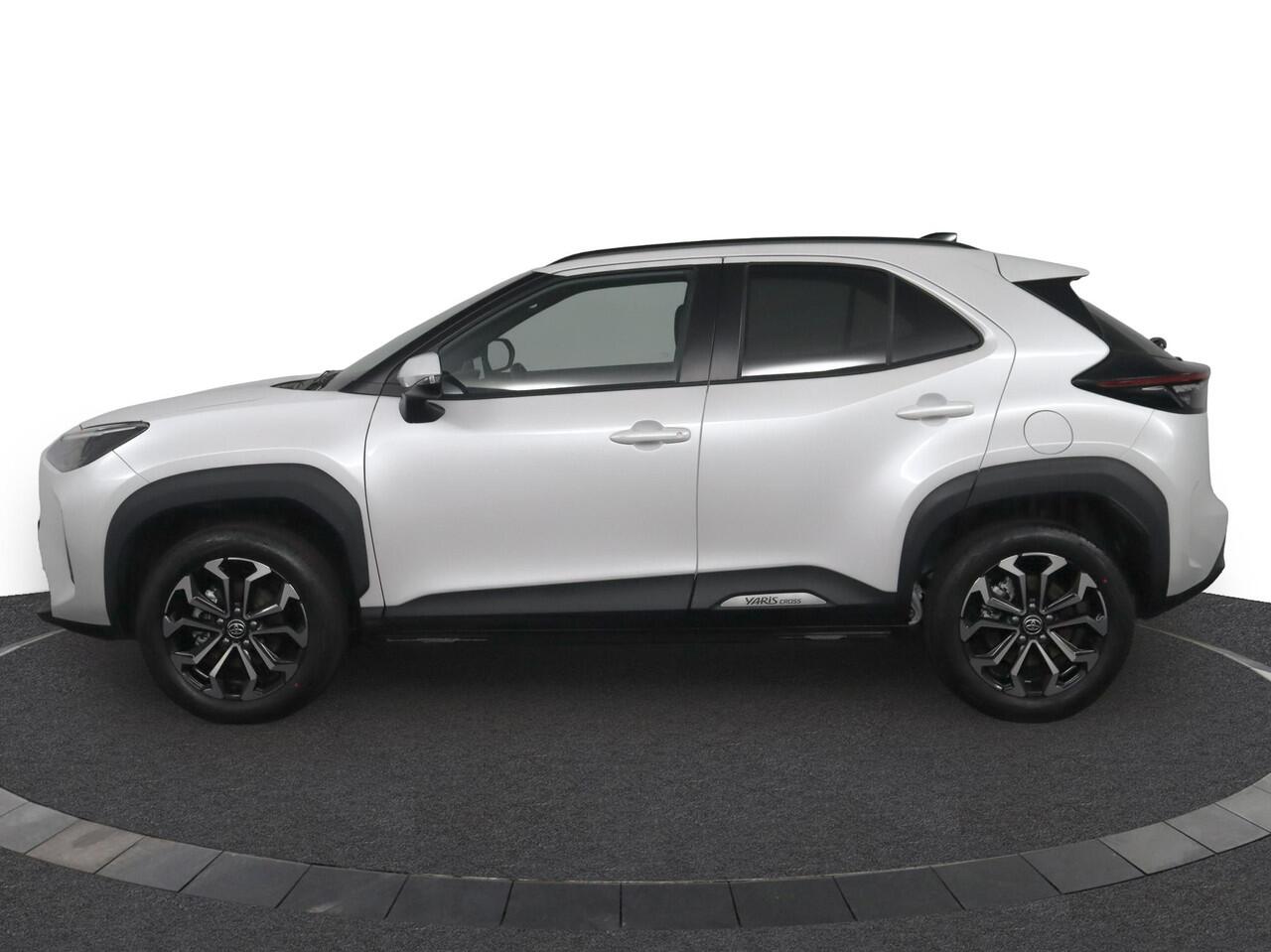 Toyota YARIS Cross 1.5 Hybrid 130 Dynamic | Stuur en stoel verwarming | Parkeer sensoren | Navigatie |