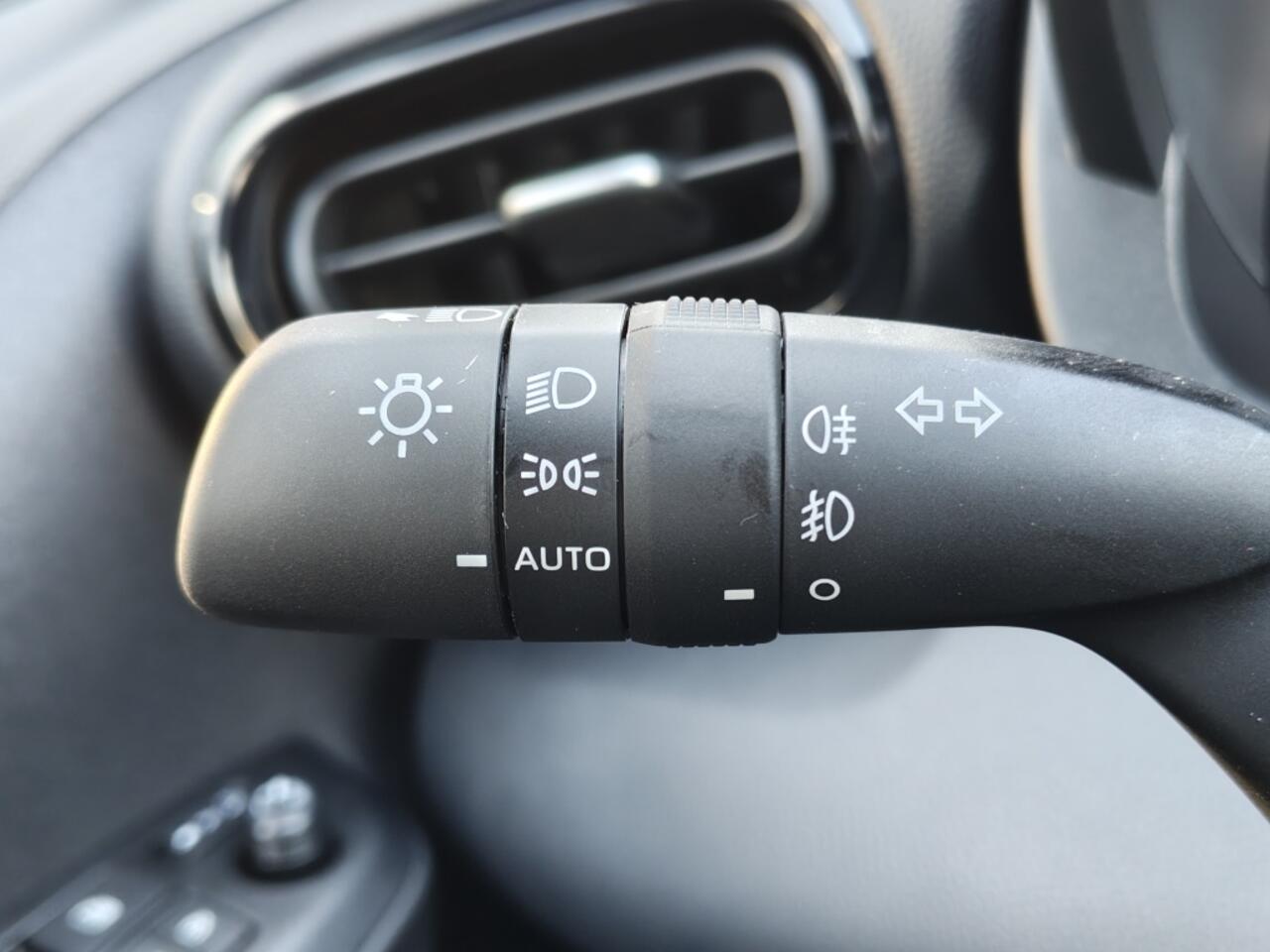 Toyota YARIS Cross 1.5 Hybrid 130 Dynamic | Comfort Pack | Sensoren v/a | Stoelverw