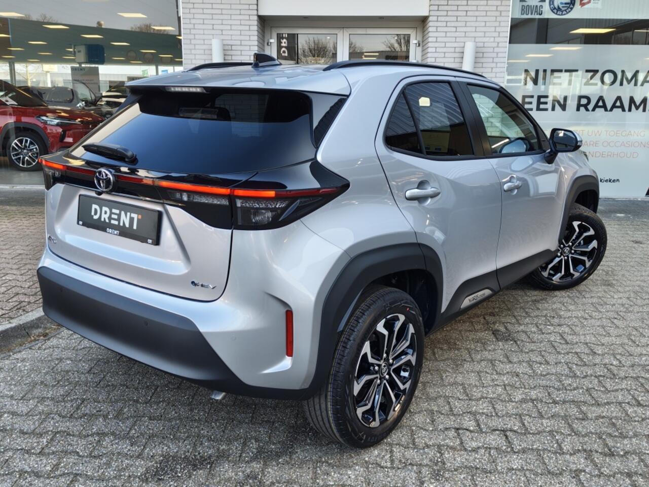 Toyota YARIS Cross 1.5 Hybrid 130 Dynamic | Comfort Pack | Sensoren v/a | Stoelverw