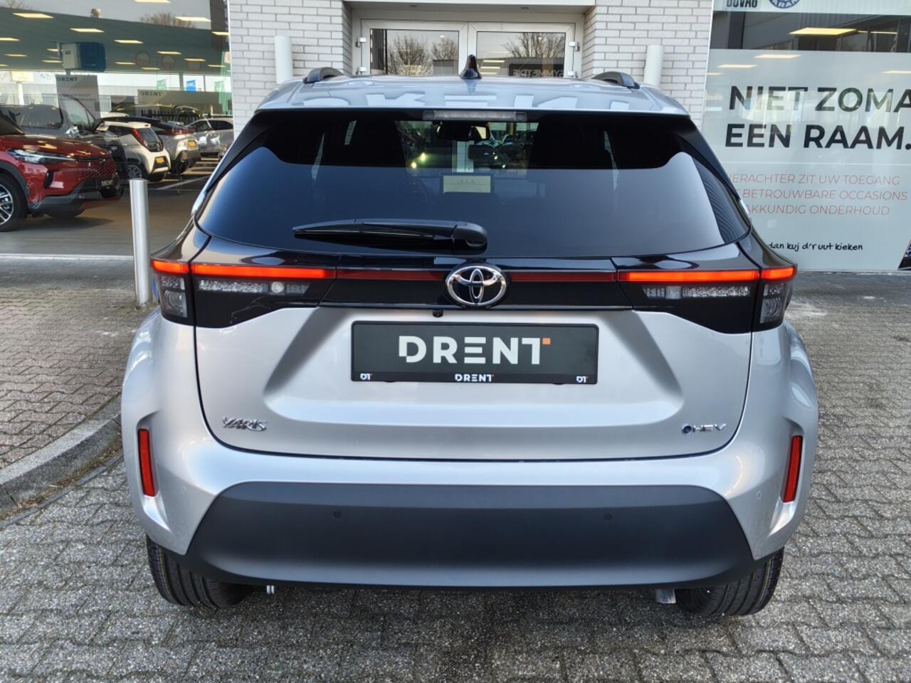 Toyota YARIS Cross 1.5 Hybrid 130 Dynamic | Comfort Pack | Sensoren v/a | Stoelverw