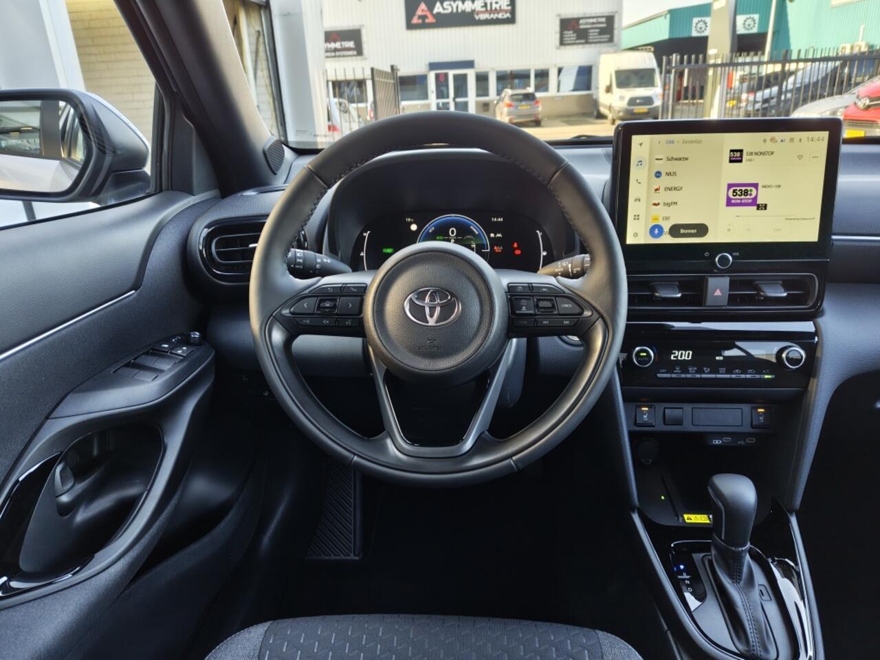 Toyota YARIS Cross 1.5 Hybrid 130 Dynamic | Comfort Pack | Sensoren v/a | Stoelverw
