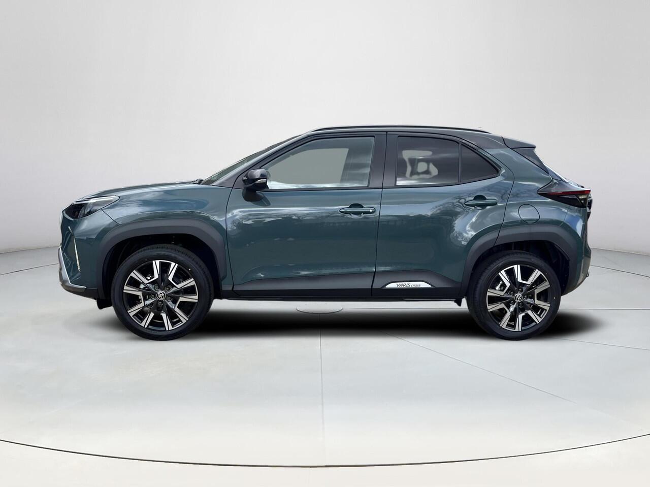 Toyota YARIS Cross 1.5 Hybrid 130 Executive | Premium Pack | Forest green met zwart dak | Nieuw uit voorraad leverbaar |