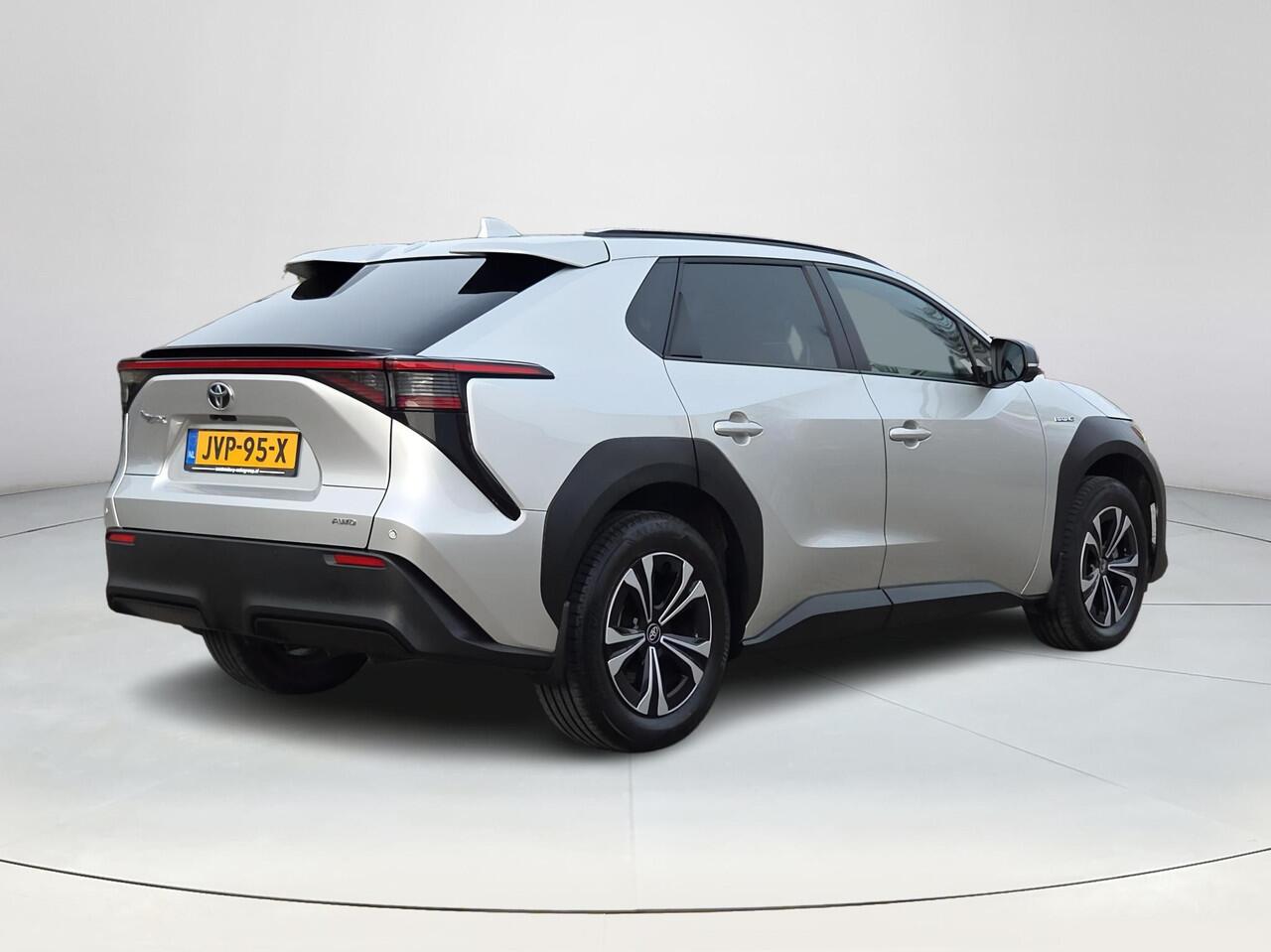 Toyota bZ4X Dynamic 4WD 71 kWh SOH 97,6% | 3 Fase | Rijklaarprijs incl. garantie |