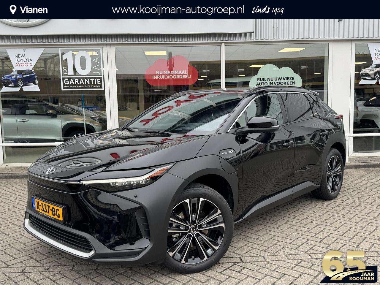 Toyota bZ4X Premium 71 kWh | Panoramadak |360° camera | Warmtepomp | Stoel/Stuur ventilatie & verwarming | Apple Carplay/Android Auto | Achteruitrij camera | Elektr. climate control | Draadloze telefoonlader |