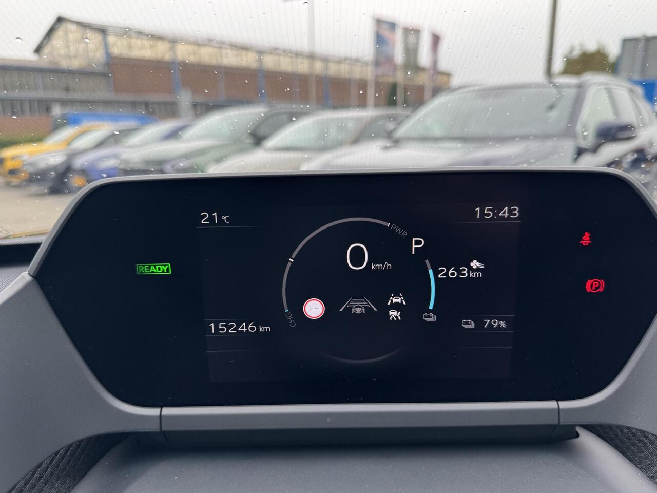 Toyota bZ4X Premium 71 kWh | Panoramadak |360° camera | Warmtepomp | Stoel/Stuur ventilatie & verwarming | Apple Carplay/Android Auto | Achteruitrij camera | Elektr. climate control | Draadloze telefoonlader |