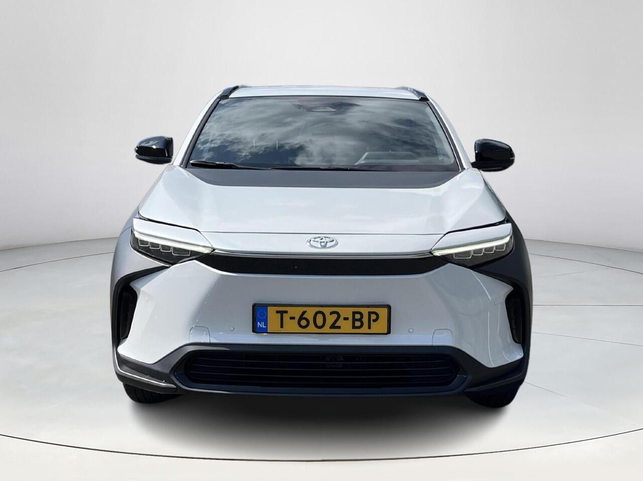 Toyota bZ4X Dynamic 71 kWh | Navigatie | Apple CarPlay/Android Auto | 503 km Range WLTP | Achteruitrijcamera | Elektrische achterklep