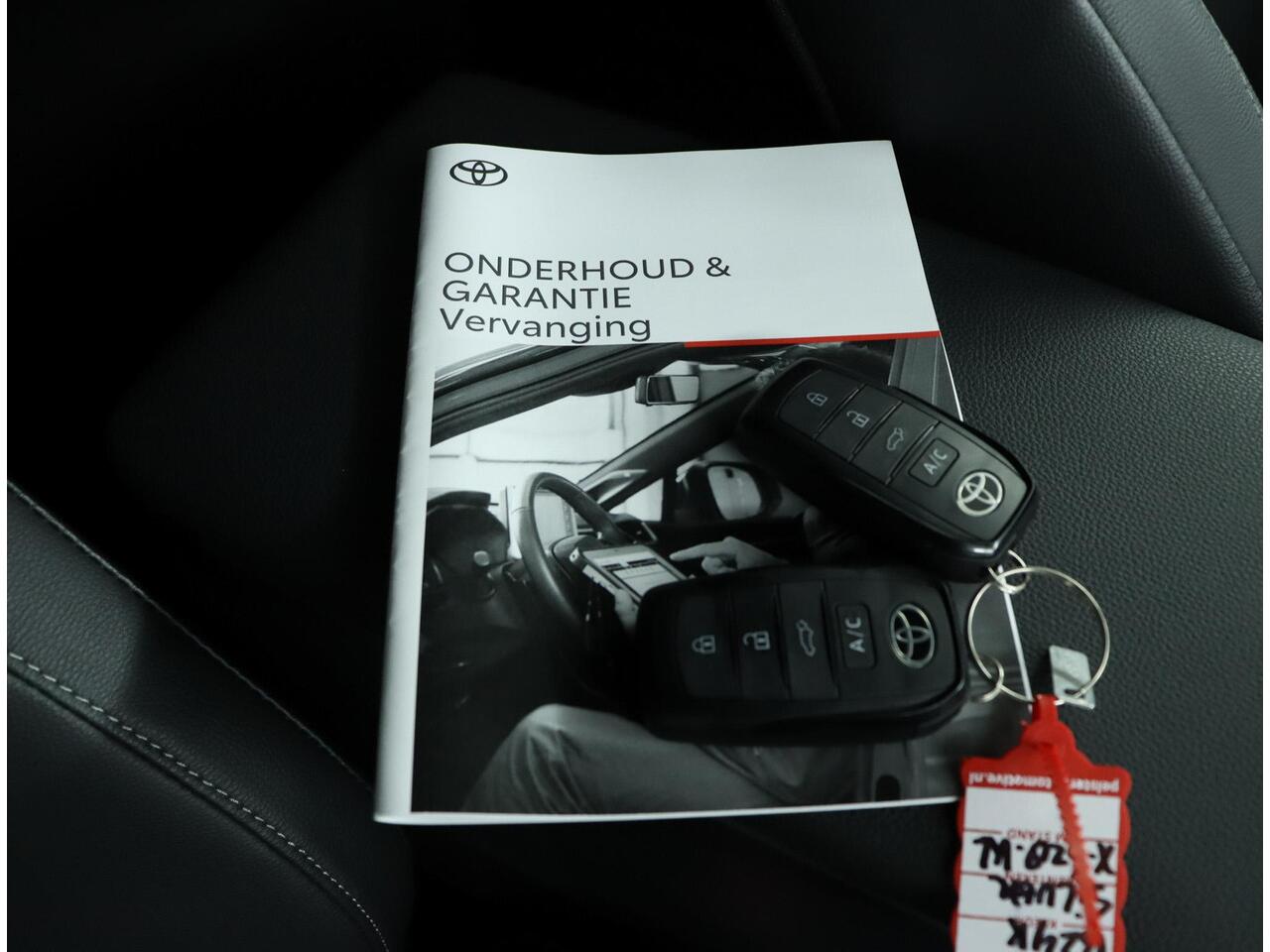 Toyota bZ4X Premium 71 kWh | Nieuw geleverd | Geheugenstoelen | Stoelverwarming |