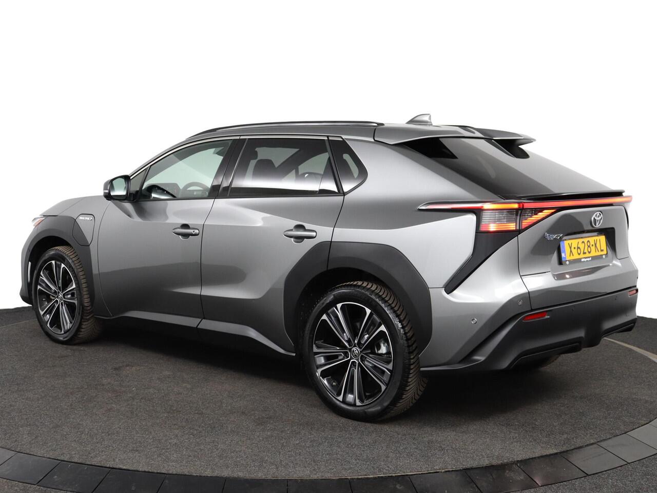 Toyota bZ4X Premium 71 kWh | Nieuw geleverd | Geheugenstoelen | Stoelverwarming |