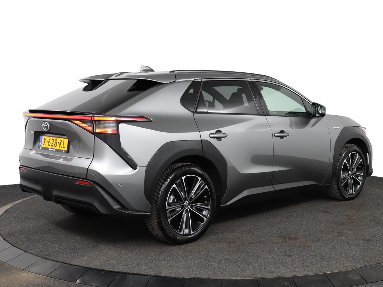 Toyota bZ4X Premium 71 kWh | Nieuw geleverd | Geheugenstoelen | Stoelverwarming |