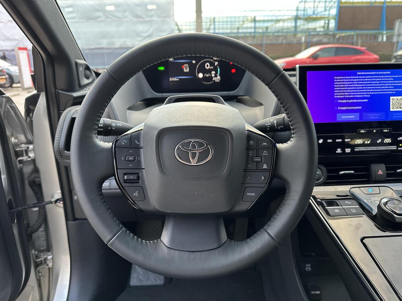 Toyota bZ4X Premium 71 kWh 3 Fase, slechts 2165KM, BTW auto, Nieuwstaat!