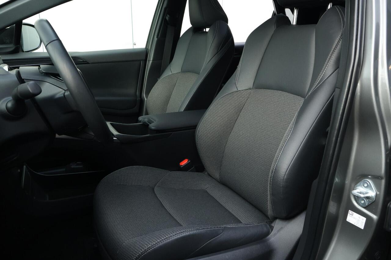 Toyota bZ4X Premium 71 kWh / SoH 97% / Pano / Stuurwiel verwarming