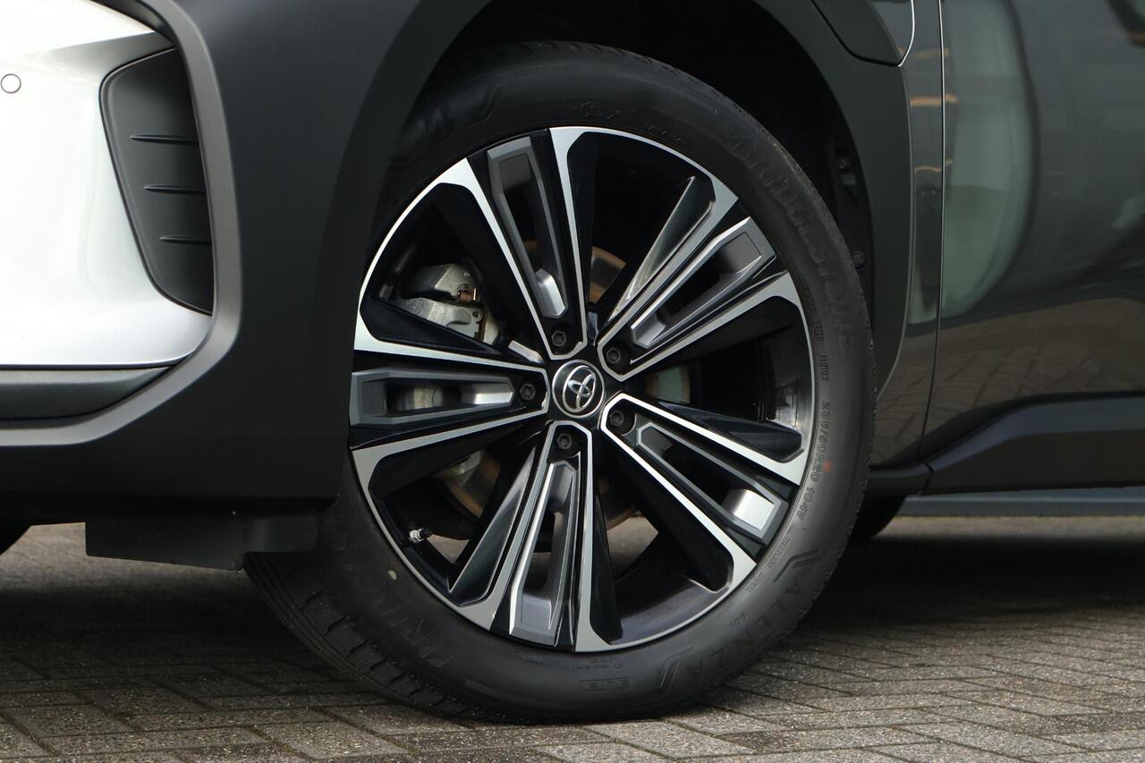 Toyota bZ4X Premium 71 kWh / SoH 97% / Pano / Stuurwiel verwarming