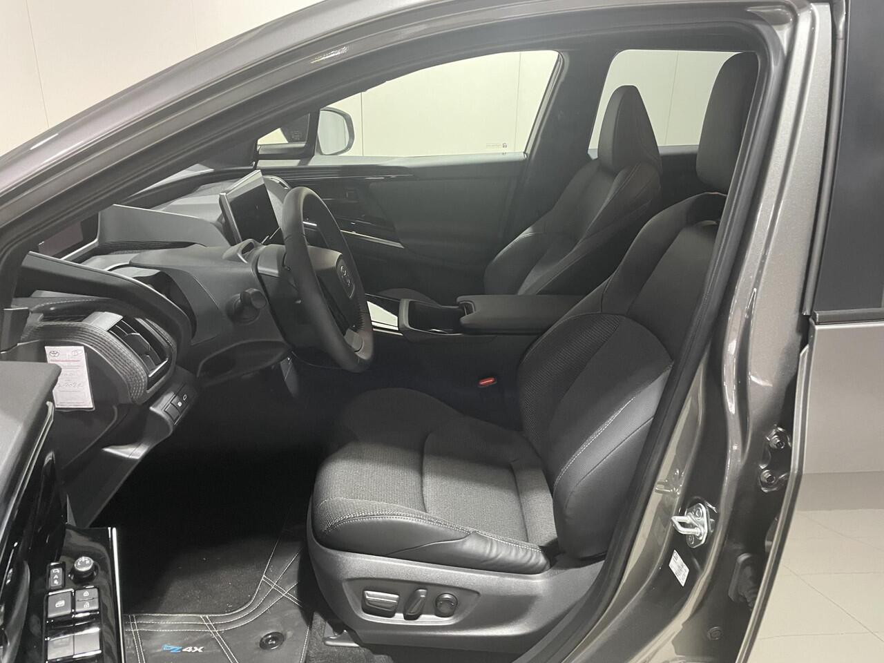 Toyota bZ4X Launch Edition 71 kWh 16% bijtelling! 360 camera, navigatie Apple CarPlay/Android Auto, stoelverwarming, keyless, draadloze telefoonlader, adaptieve cruise control