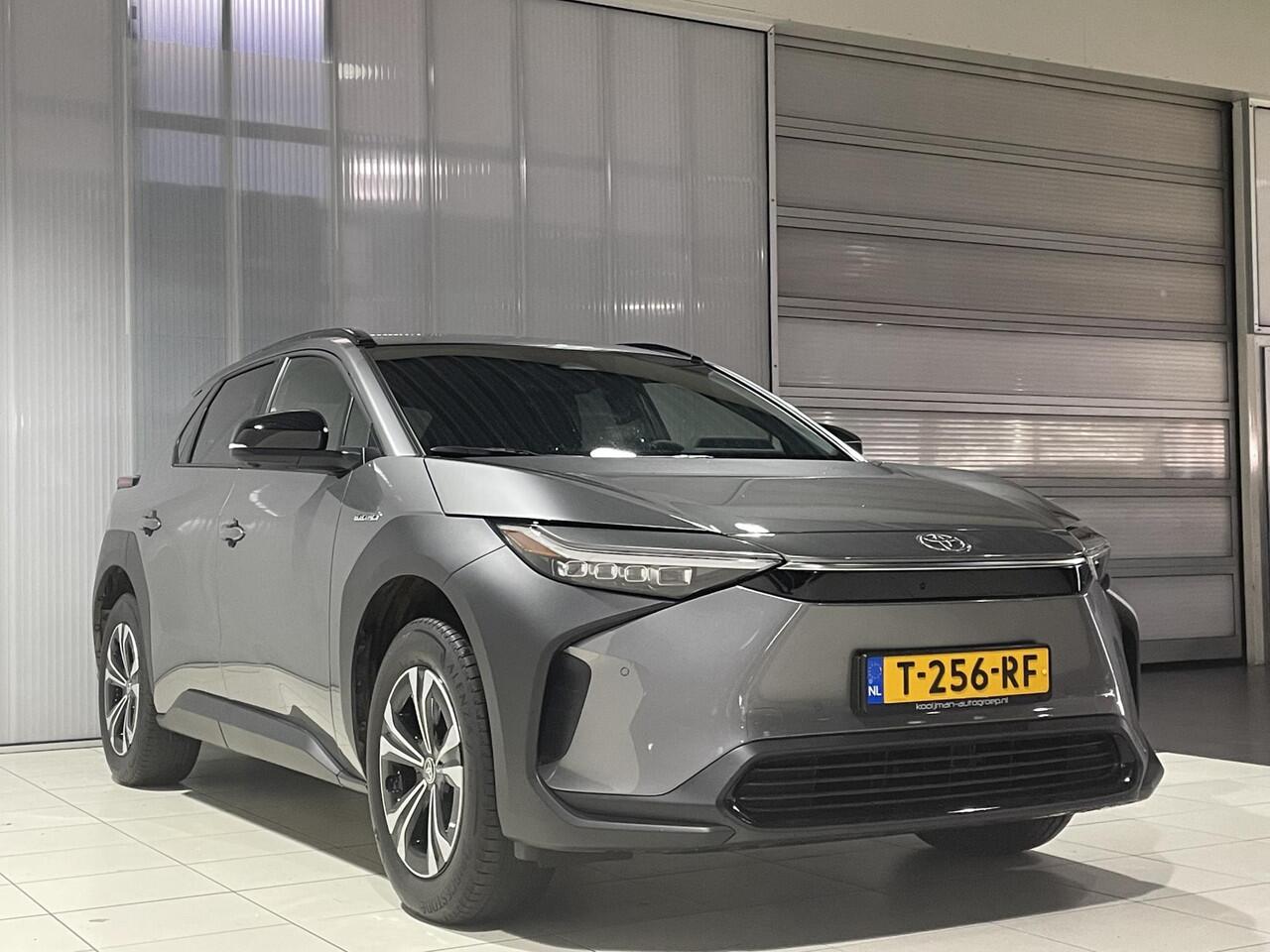 Toyota bZ4X Launch Edition 71 kWh 16% bijtelling! 360 camera, navigatie Apple CarPlay/Android Auto, stoelverwarming, keyless, draadloze telefoonlader, adaptieve cruise control