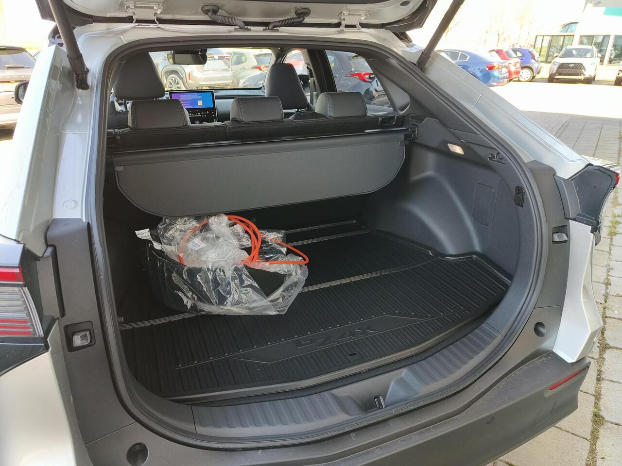 Toyota bZ4X Premium 71 kWh Bi-Tone | Panorama | JBL | Leer | Compleet