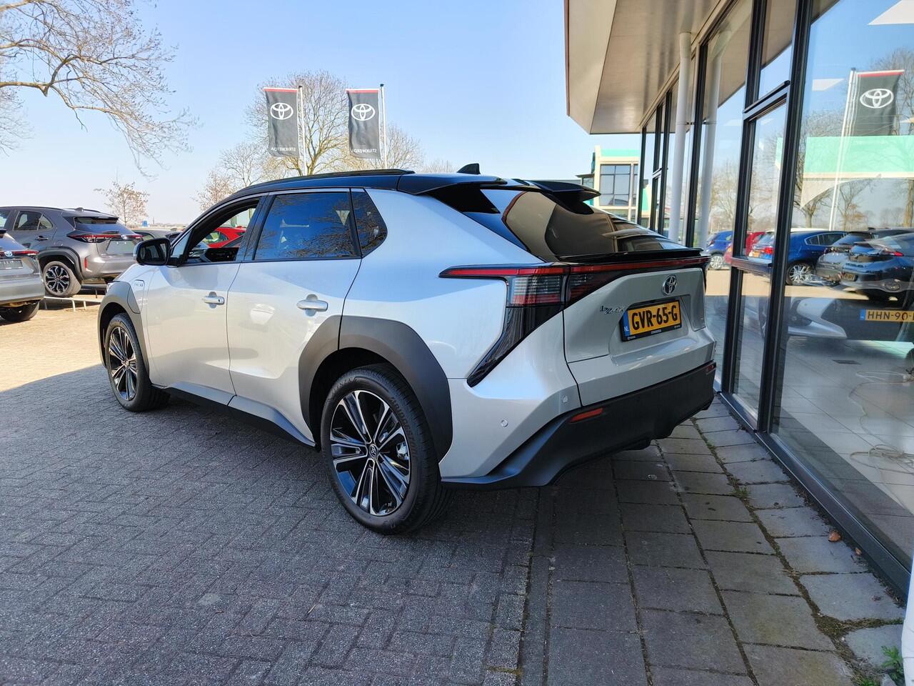 Toyota bZ4X Premium 71 kWh Bi-Tone | Panorama | JBL | Leer | Compleet