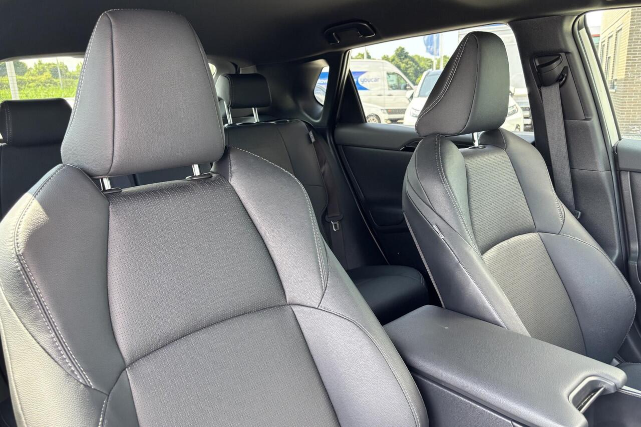 Toyota bZ4X Premium 71 kWh, Stoelventilatie, JBL audio, Stuur/stoelverwarming achterbank verwarming, 20 Inch LM velgen!