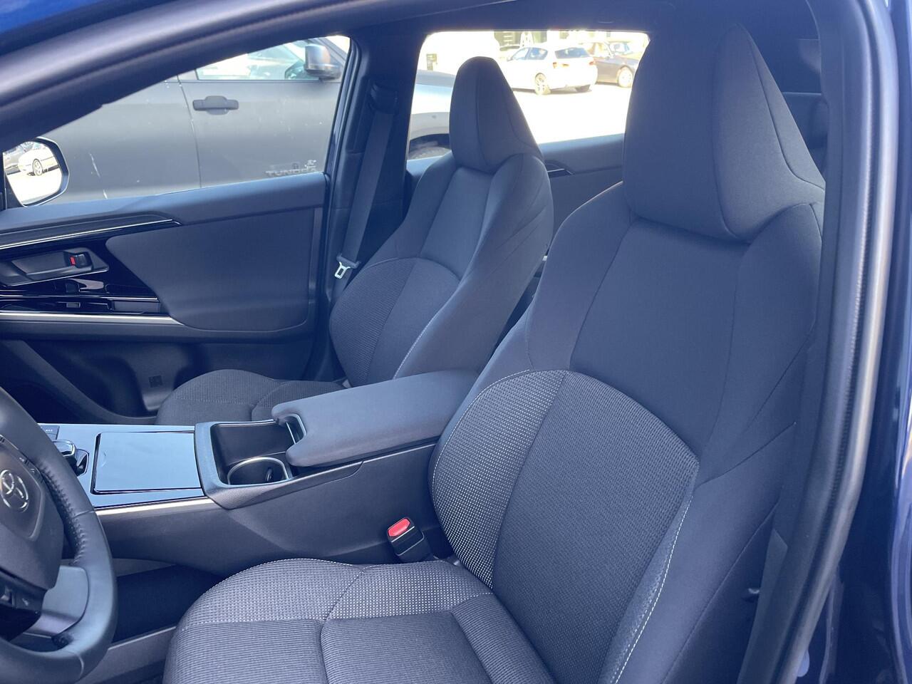 Toyota bZ4X Active 71 kWh | 3-fase | Origineel NL en 1e eigenaar | Warmtepomp | Garantie t/m 05/2034 of 200.000km