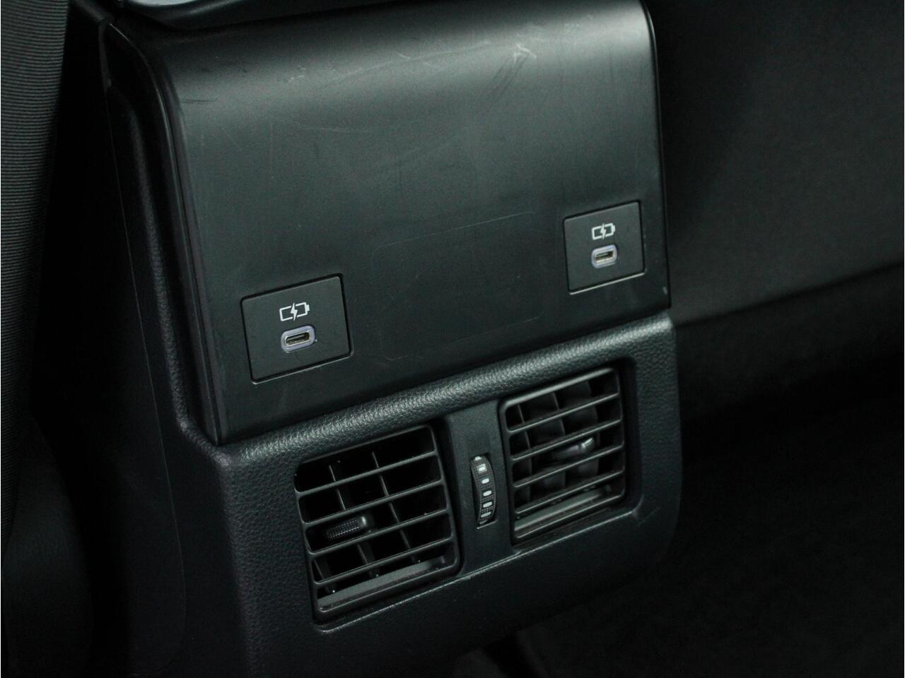 Toyota bZ4X Business 71 kWh Trekhaak, Zomer- en Winterbanden, Adaptieve Cruise en Climate Control, Carplay/Android Auto