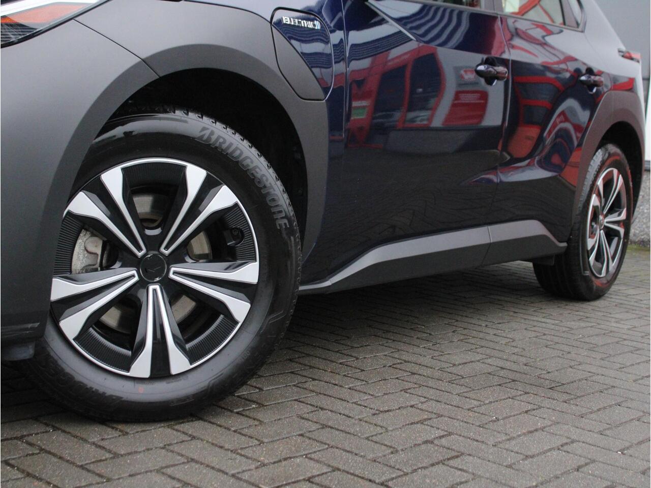 Toyota bZ4X Business 71 kWh Trekhaak, Zomer- en Winterbanden, Adaptieve Cruise en Climate Control, Carplay/Android Auto