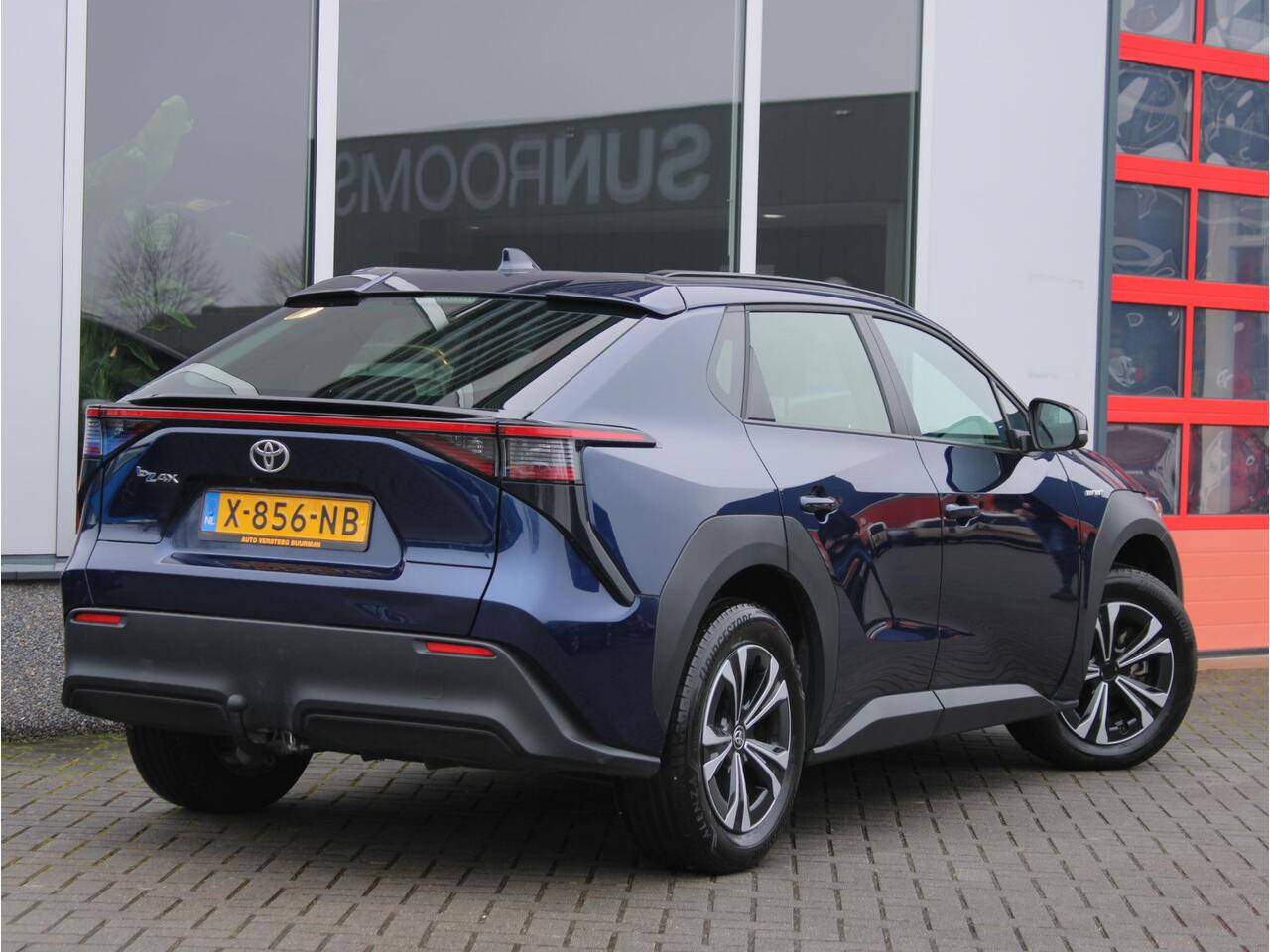 Toyota bZ4X Business 71 kWh Trekhaak, Zomer- en Winterbanden, Adaptieve Cruise en Climate Control, Carplay/Android Auto