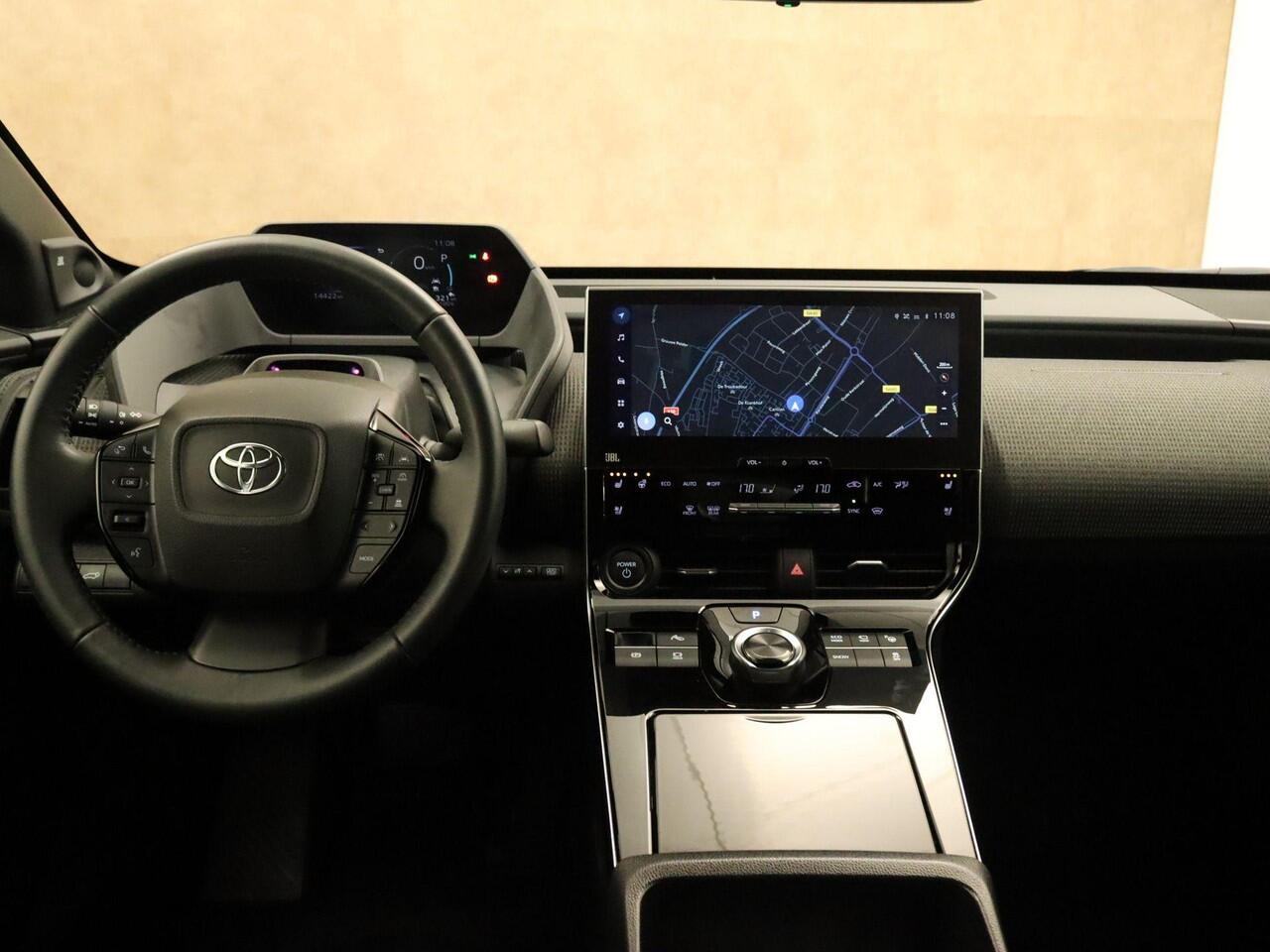 Toyota bZ4X Premium 71 kWh - ORIGINEEL NEDERLANDSE AUTO - STOELVERWARMING VOOR EN ACHTER - ELEKTRISCHE ACHTERKLEP - MEMORY SEATS - STOELVENTILATIE VOORZIJDE - JBL PREMIUM AUDIO - STUURVERWARMING - DODEHOEKDETECTIE - NAVIGATIE - 360 GRADEN CAMERA