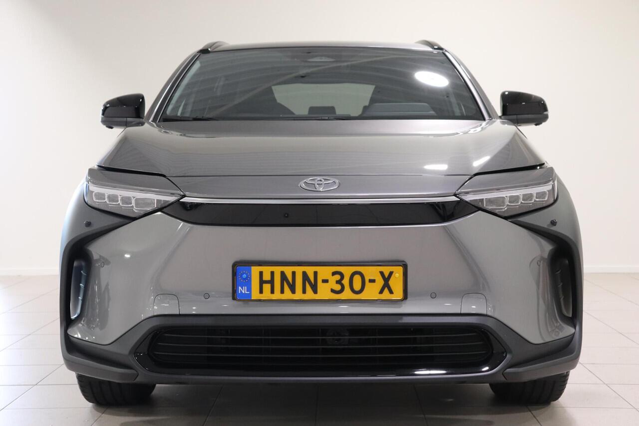 Toyota bZ4X Dynamic 71 kWh, BSM, 360 Camera, Stoel & Stuur verwarming, Parkeersensoren voor en achter!