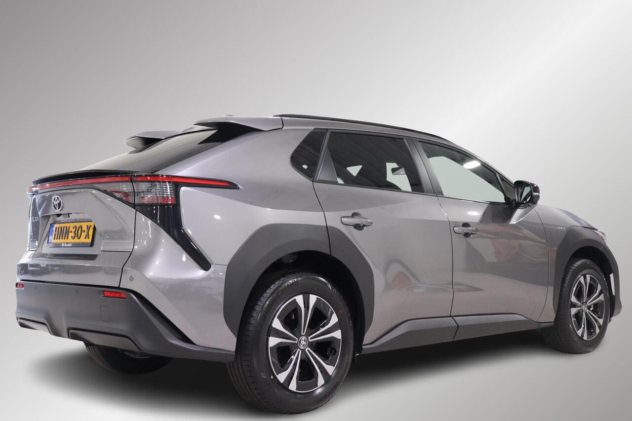Toyota bZ4X Dynamic 71 kWh, BSM, 360 Camera, Stoel & Stuur verwarming, Parkeersensoren voor en achter!