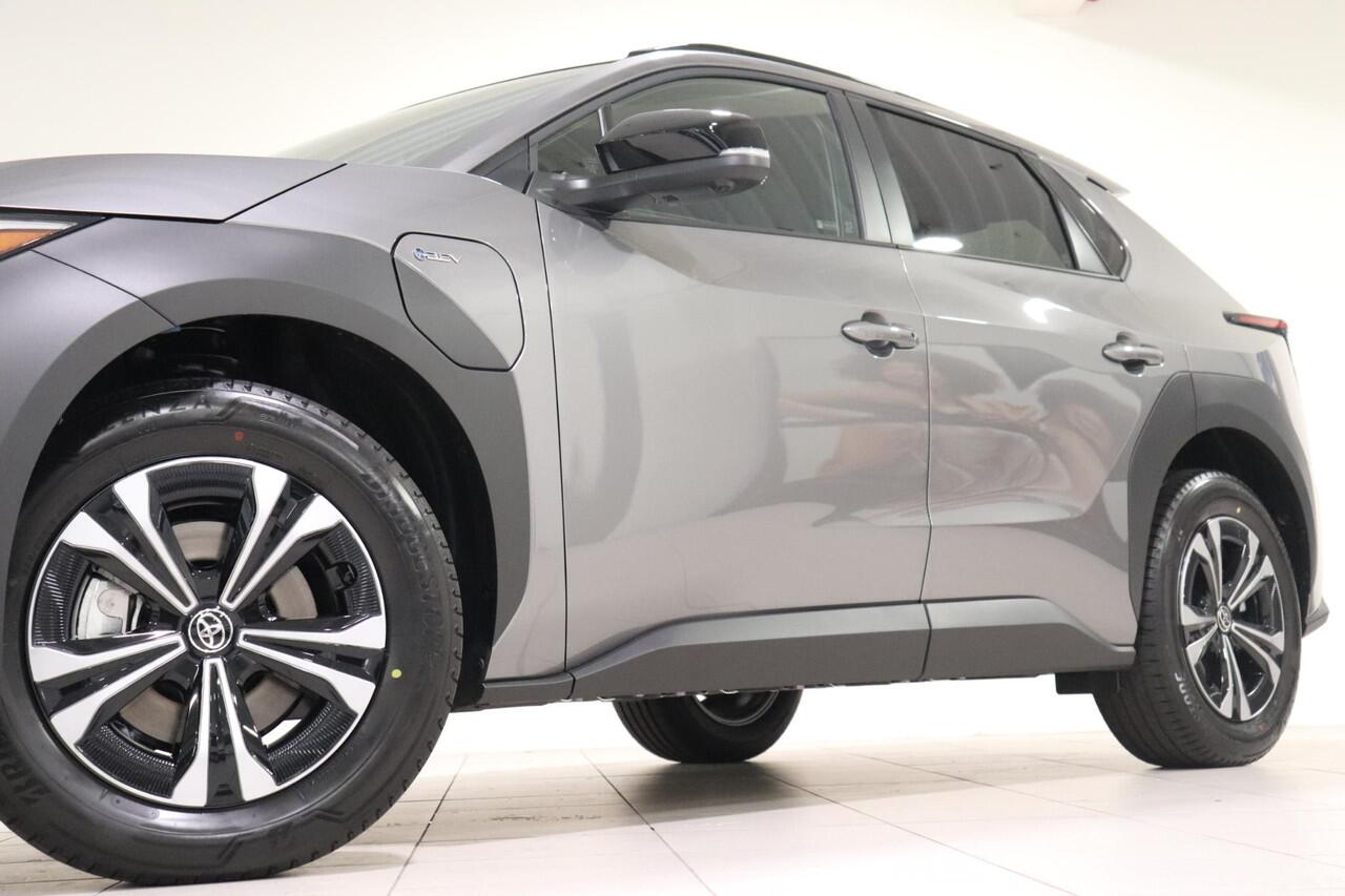 Toyota bZ4X Dynamic 71 kWh, BSM, 360 Camera, Stoel & Stuur verwarming, Parkeersensoren voor en achter!