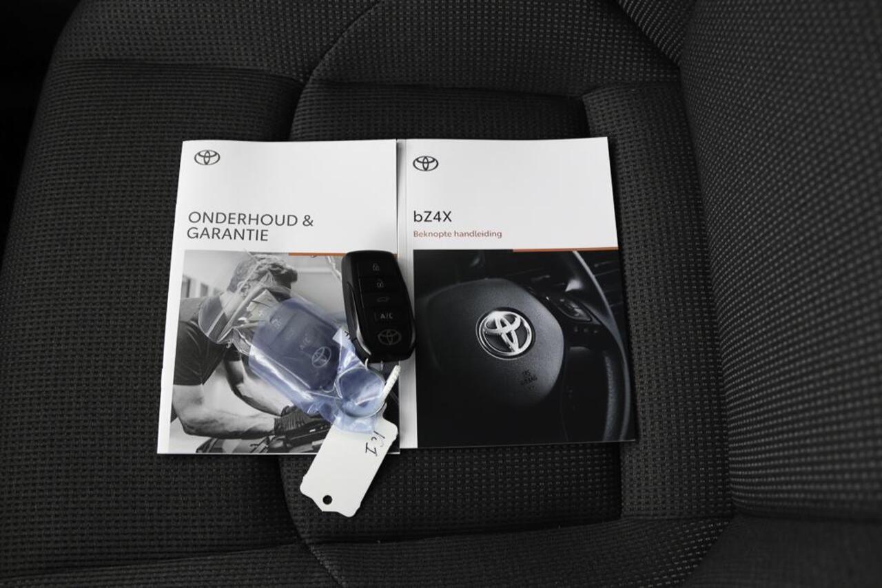 Toyota bZ4X Dynamic 71 kWh | 10 Jaar Garantie | Zeer Compleet |