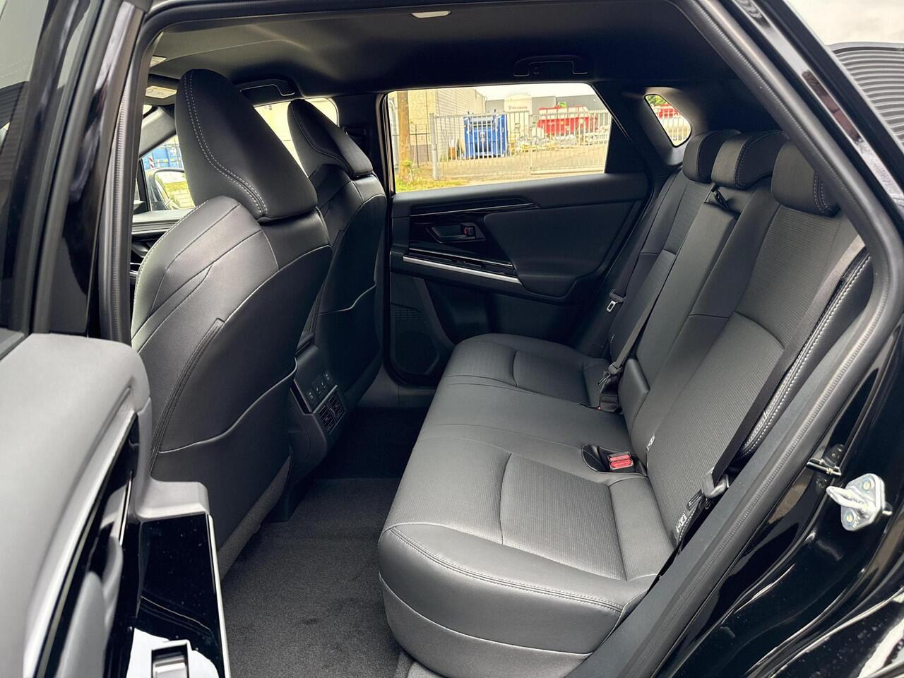 Toyota bZ4X Premium 71 kWh **NIEUWE AUTO/ DIRECT LEVERBAAR**