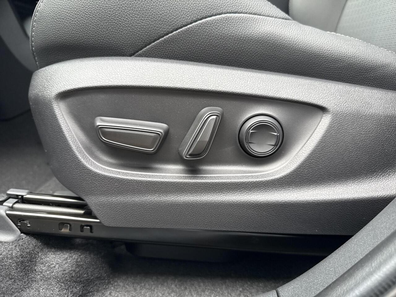 Toyota bZ4X Premium 71 kWh **NIEUWE AUTO/ DIRECT LEVERBAAR**