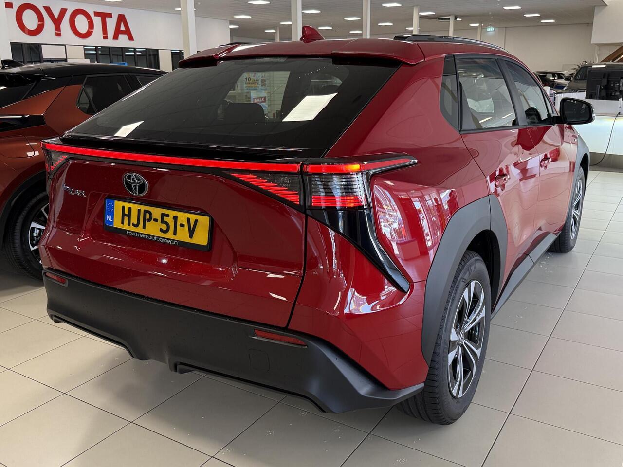 Toyota bZ4X Active 71 kWh Nieuw, direct uit voorraad leverbaar! 512KM Range, Actieprijs & snel rijden