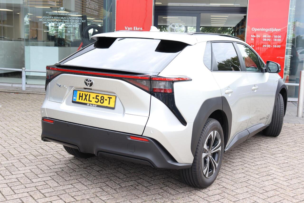 Toyota bZ4X Dynamic 71 kWh ¤ 8.135 Demovoordeel!