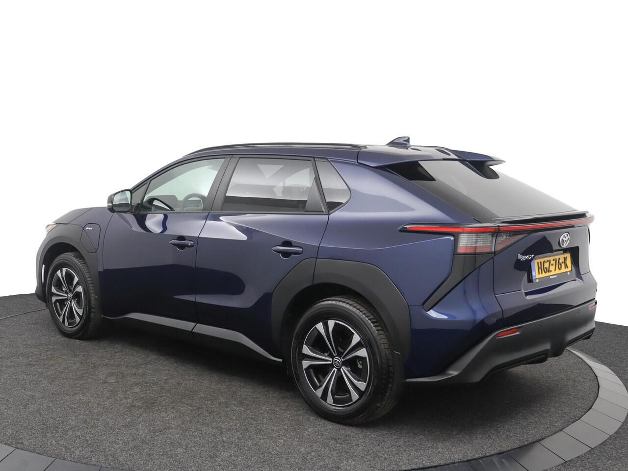 Toyota bZ4X Business Plus 71 kWh | Navigatie | 360 graden camera | Parkeersensoren en camera |