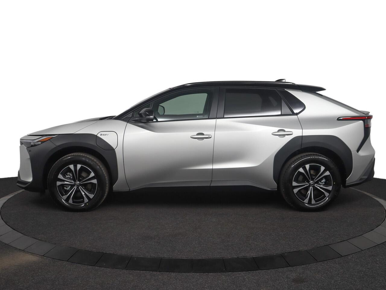 Toyota bZ4X Dynamic 71 kWh | Panoramadak | Stoelverwarming | 360 graden camera |